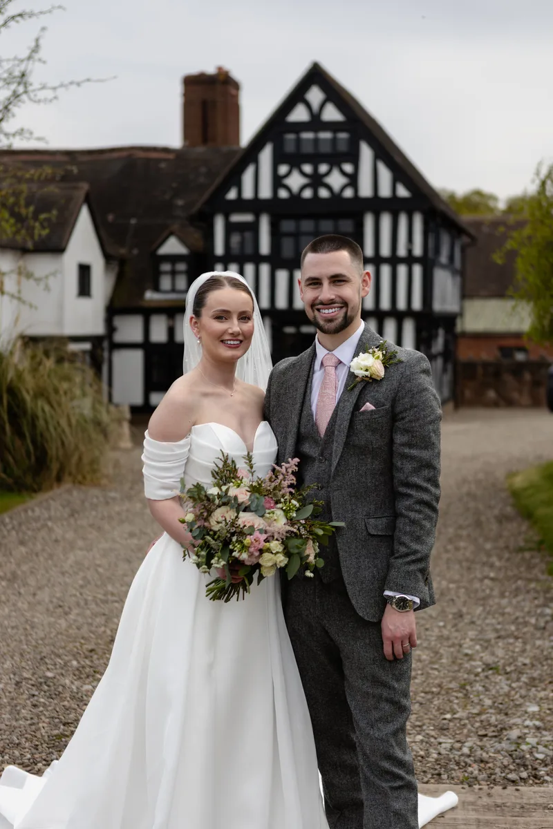 Jack & Amy: wedding photography at Shifnal, Shropshire, photo 5